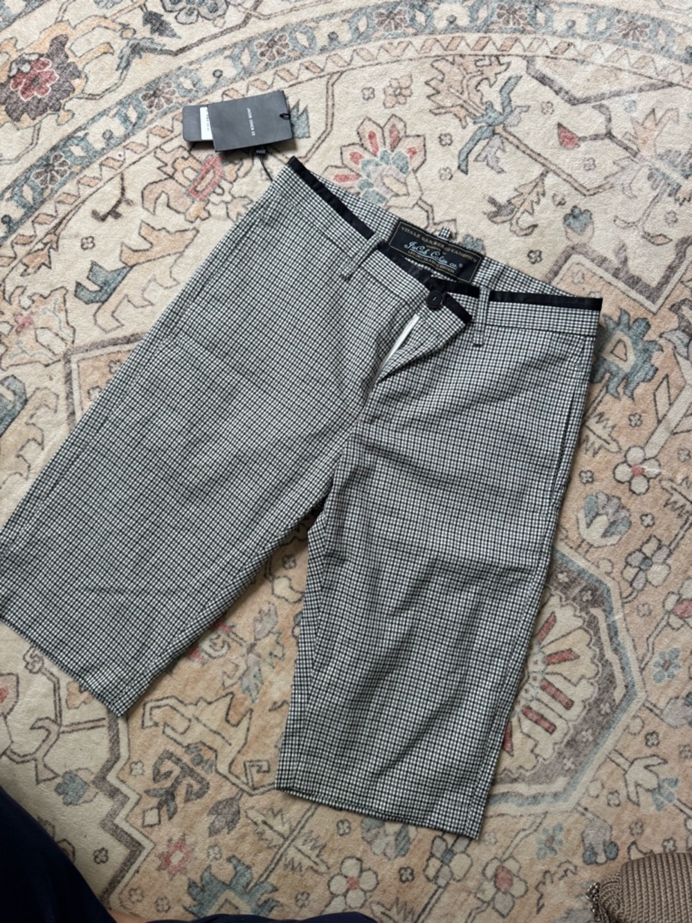 Club Room Black and White Micro-Check Flat Front Capris